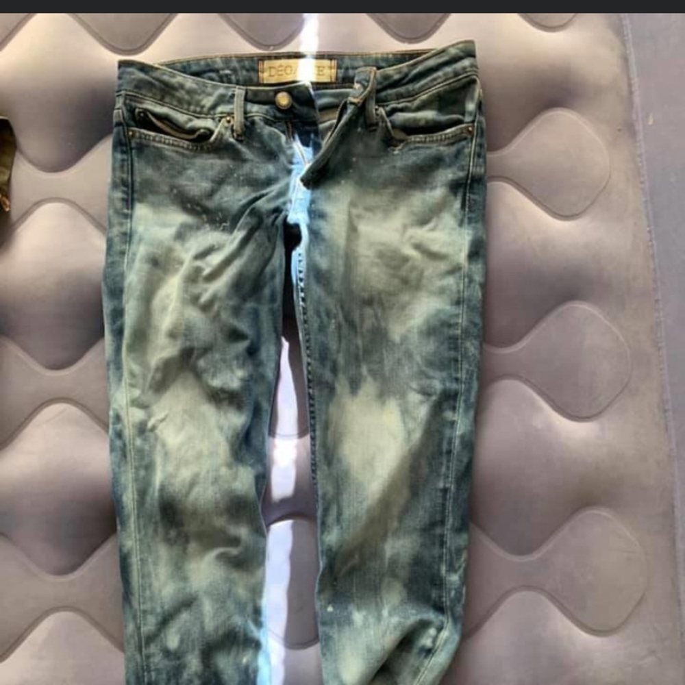Clothing - Picture 10 of 11